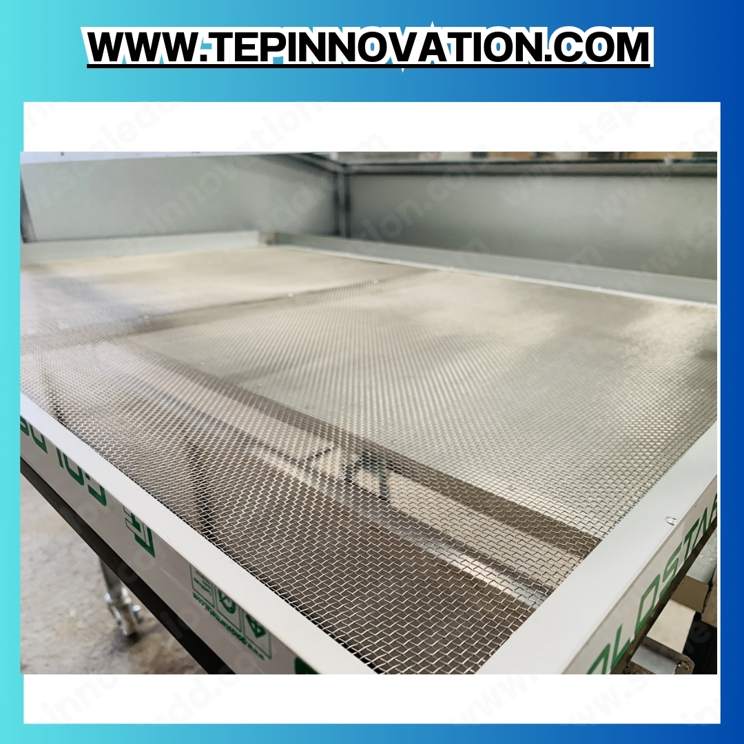 ตู้อบแห้ง ตู้อบบกล้วยตาก ตู้อบอาหาร ตู้อบผลไม้ ตู้อบแห้งพลังงานแสงอาทิตย์ ตู้อบโซลเซลล์ แบบเรือนกระจก ขนาด 100x166x150 เซนติเมตร