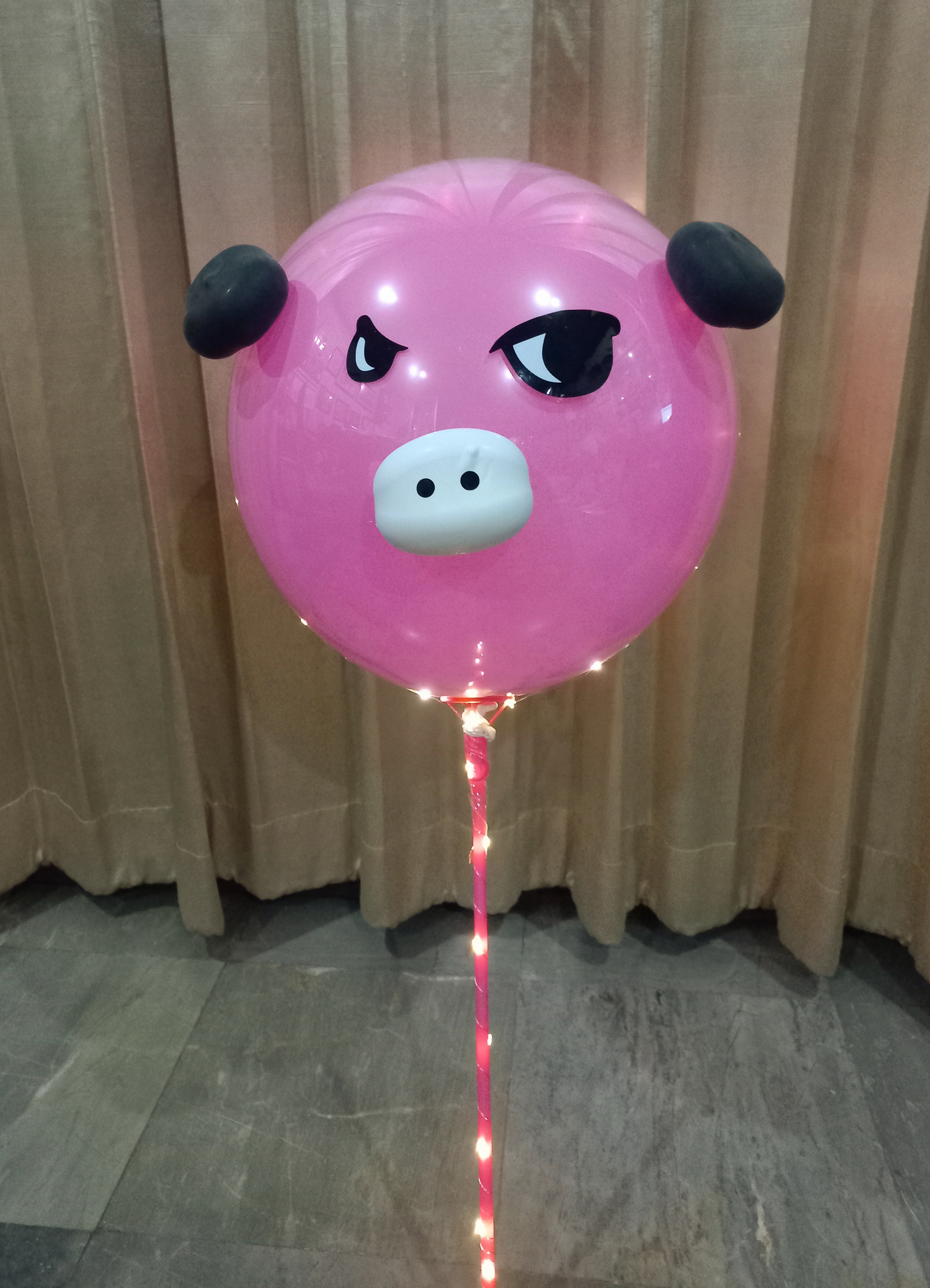 ลูกโป่งตุ๊กตา แท่งไฟกระพริบ สามารถสั่งทำได้ มีพร้อมส่งในไทย