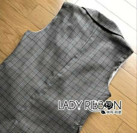 เซ็ตเสื้อสูทแขนกุดและกระโปรงแบบเข้าชุด