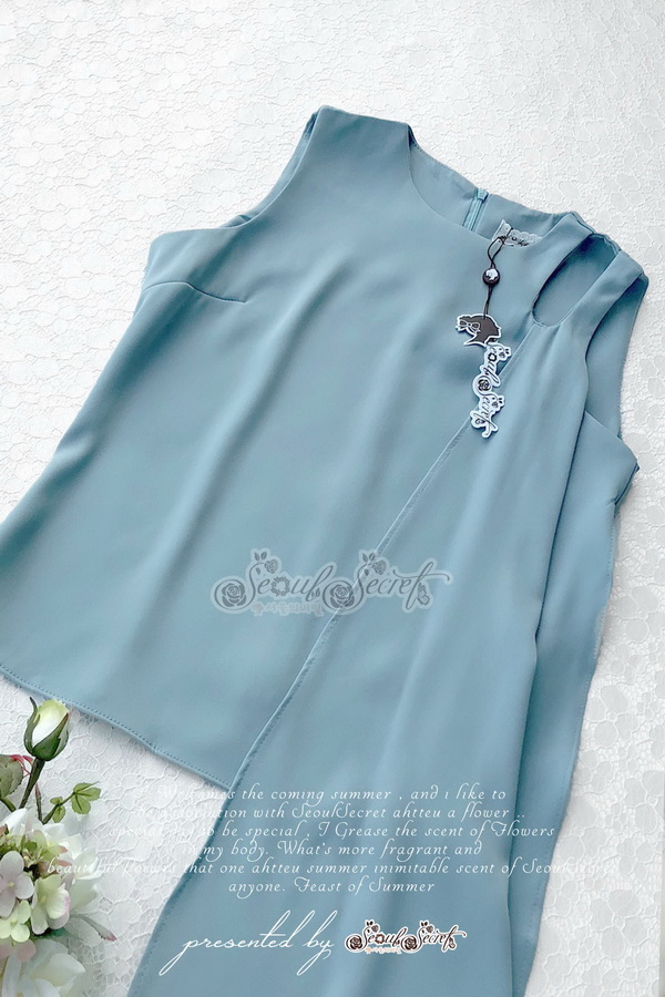 เสื้อแขนกุดสีฟ้าเนื้อผ้าเครปเรียบๆ