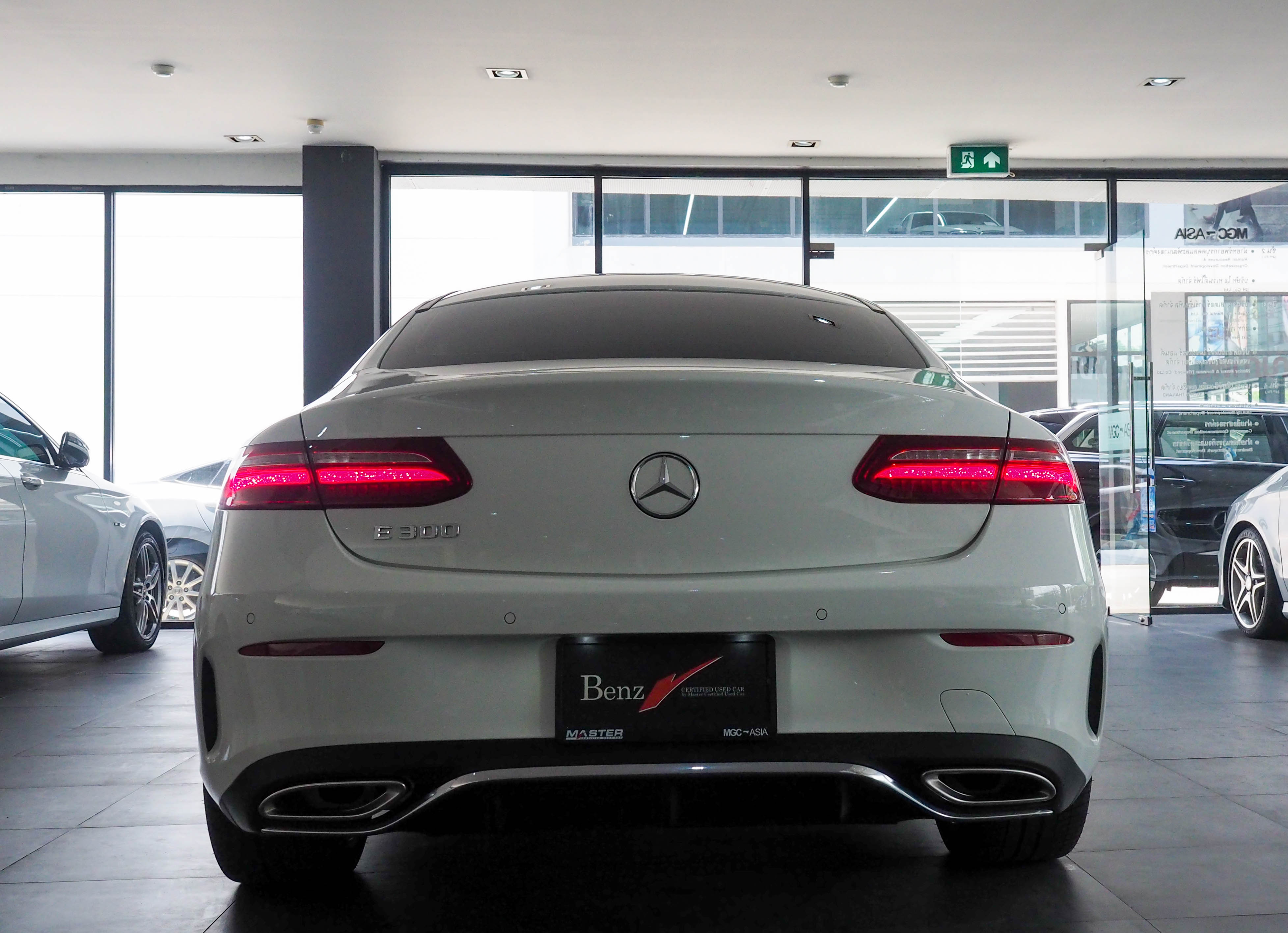 จองแล้ว E300 Coupe AMG W238