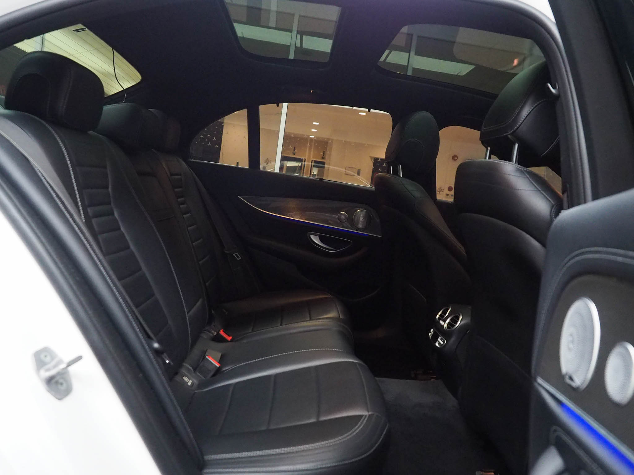 จองแล้ว E350e AMG Plug in Hybrid W213