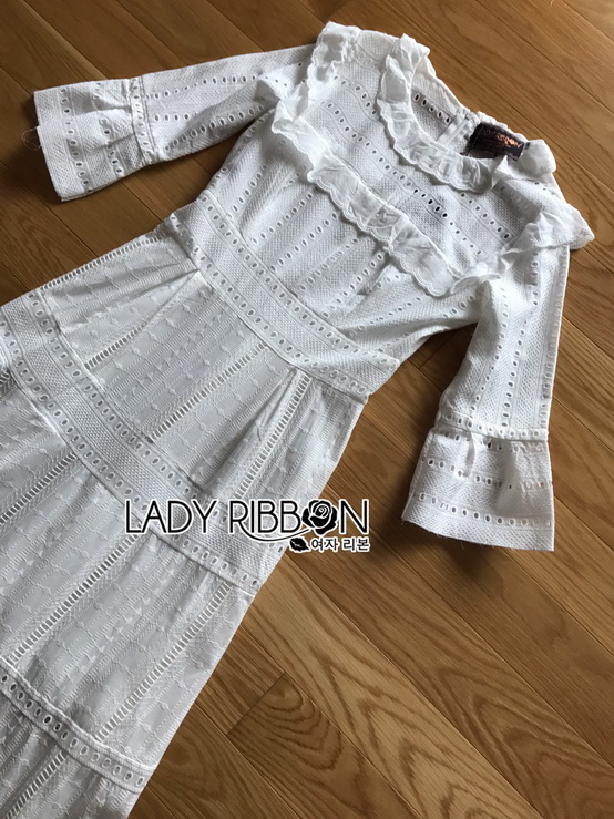 Maxi Dress เดรสยาวผ้าคอตตอนปักและฉลุลายสีขาว