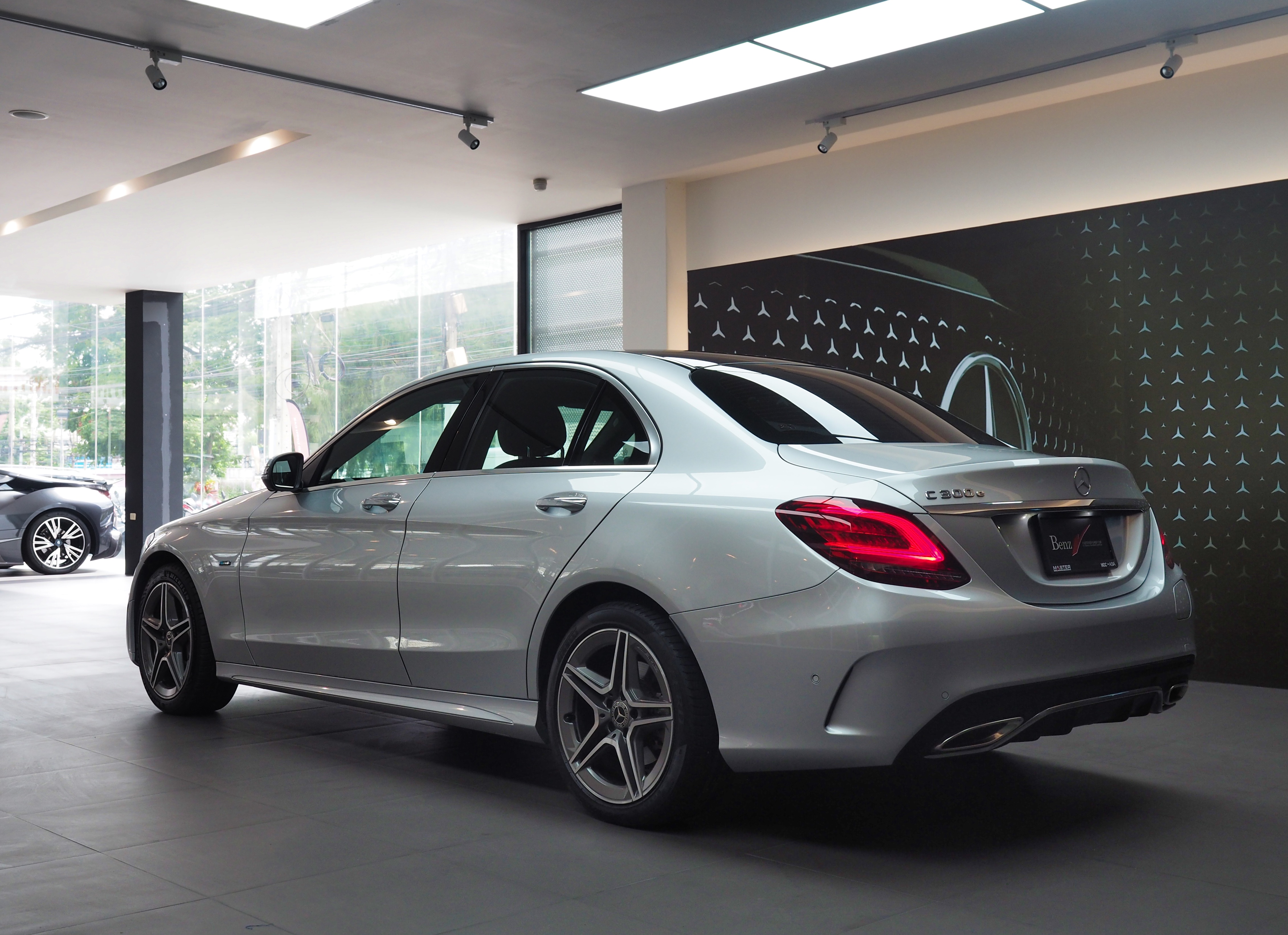 จองแล้ว C300e Plug in Hybrid AMG W205