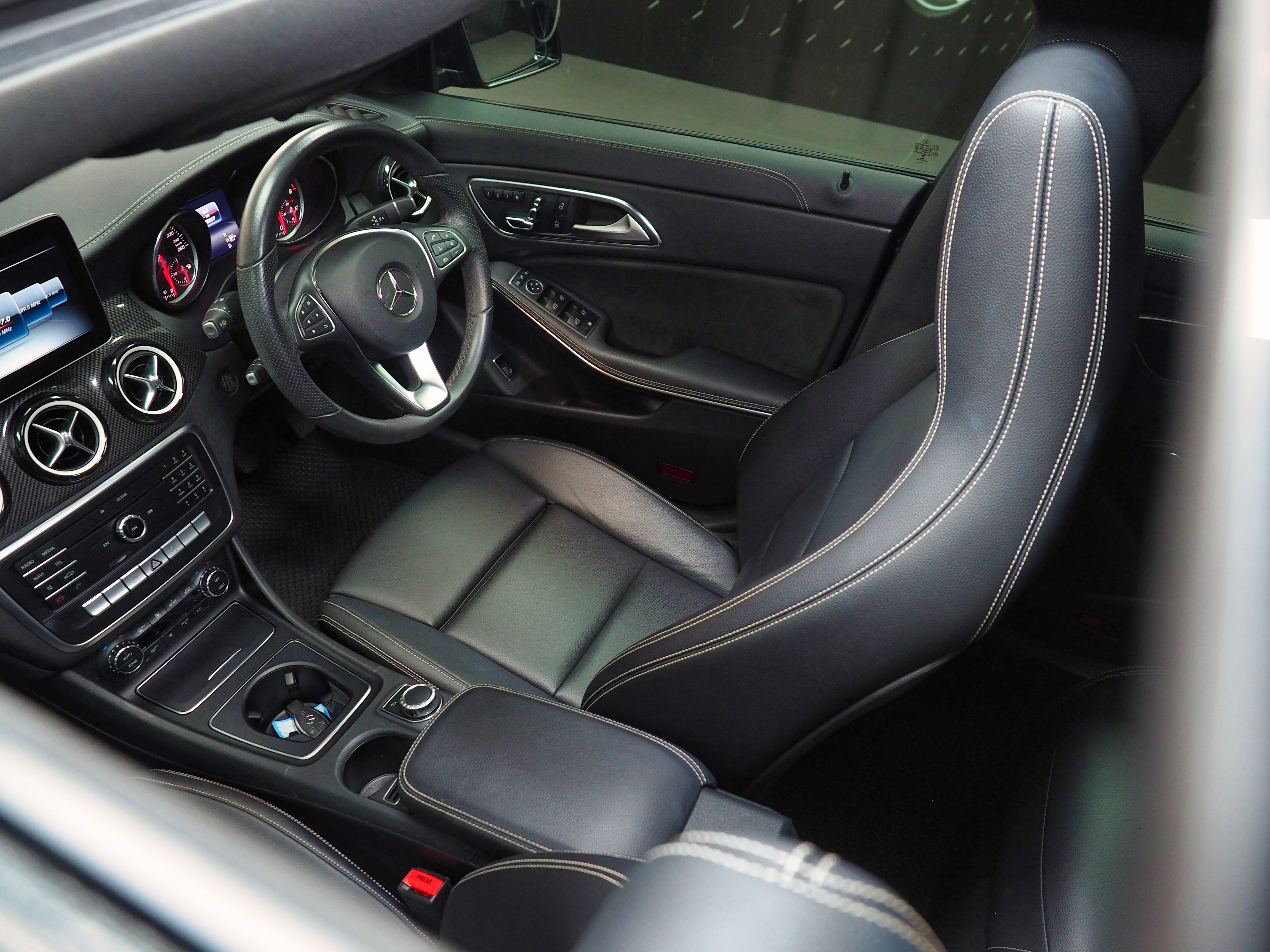 จองแล้ว CLA250 AMG Night Edition W117