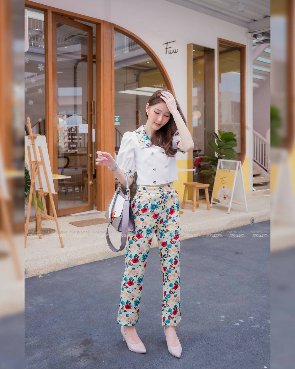 เสื้อกระดุมหน้าปกคอขลิปแขนลายดอกไม้