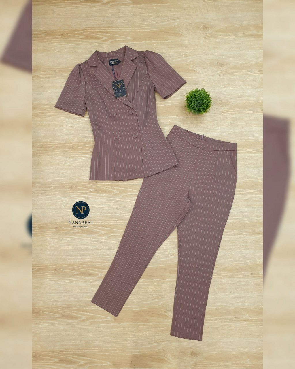 เสื้อกระดุมหน้า กางเกงมีกระเป๋าข้าง