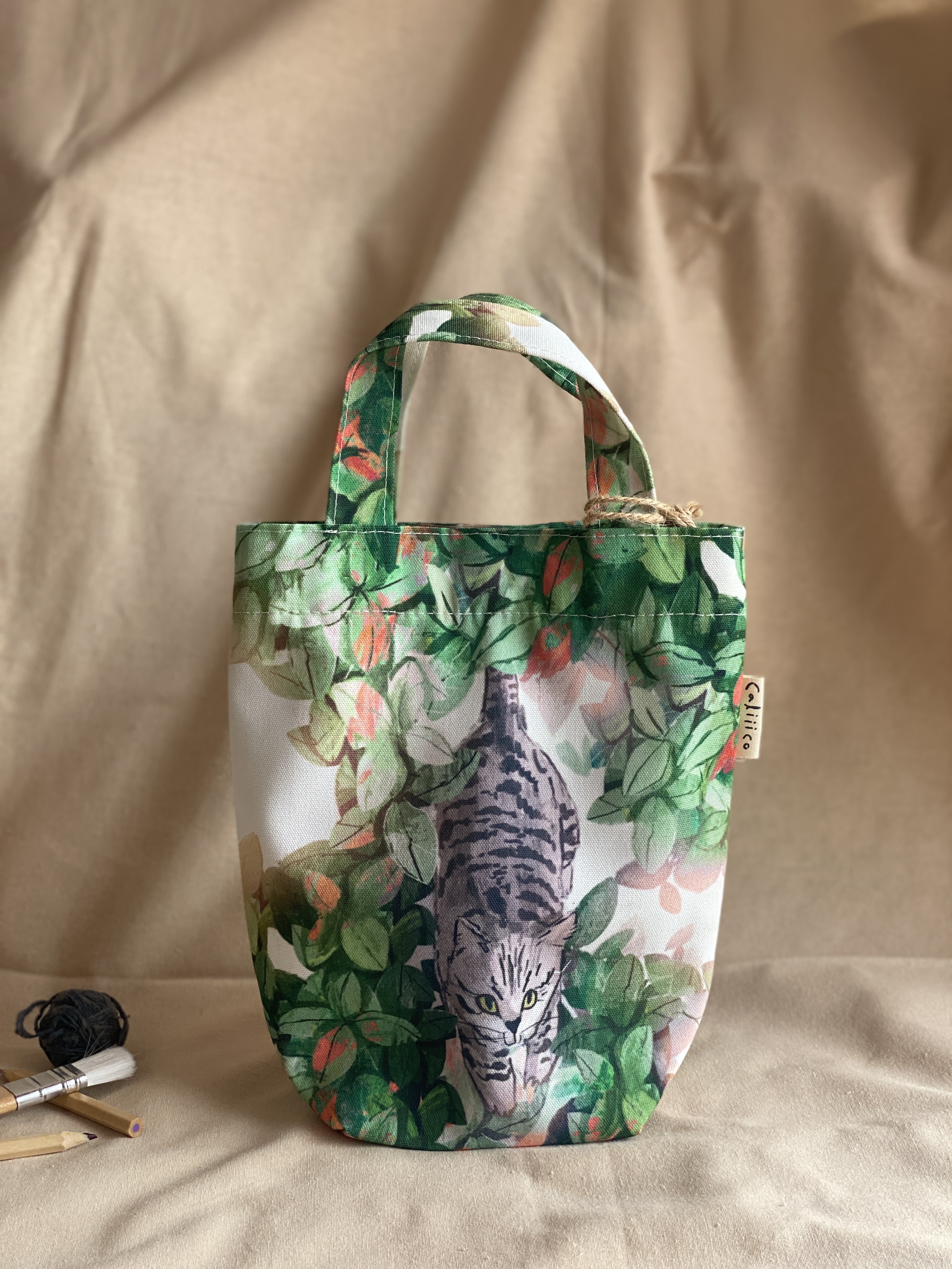 กระเป๋ากล่องข้าว ลายแมวสลิดพงไพร lunch bag print with