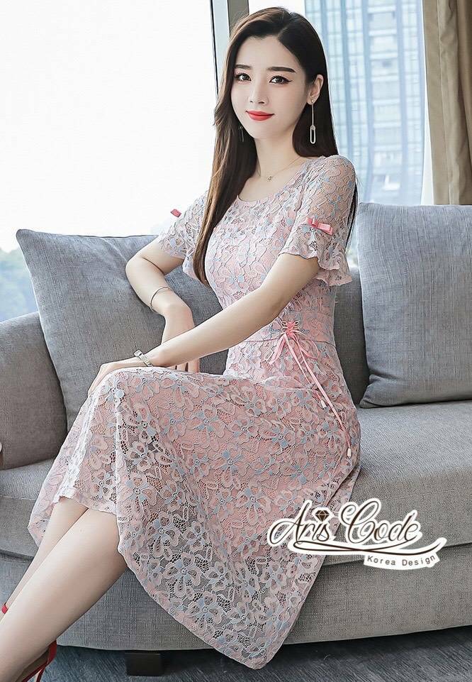 เดรสลูกไม้สีชมพูพาสเทล ดีเทลน่ารัก
