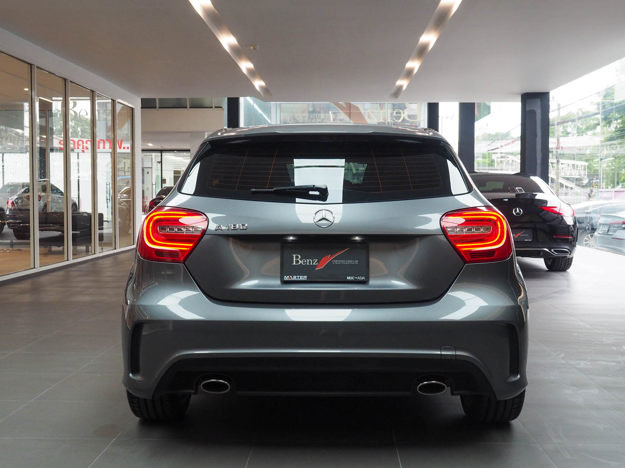 จองแล้ว A180 AMG Sport W176