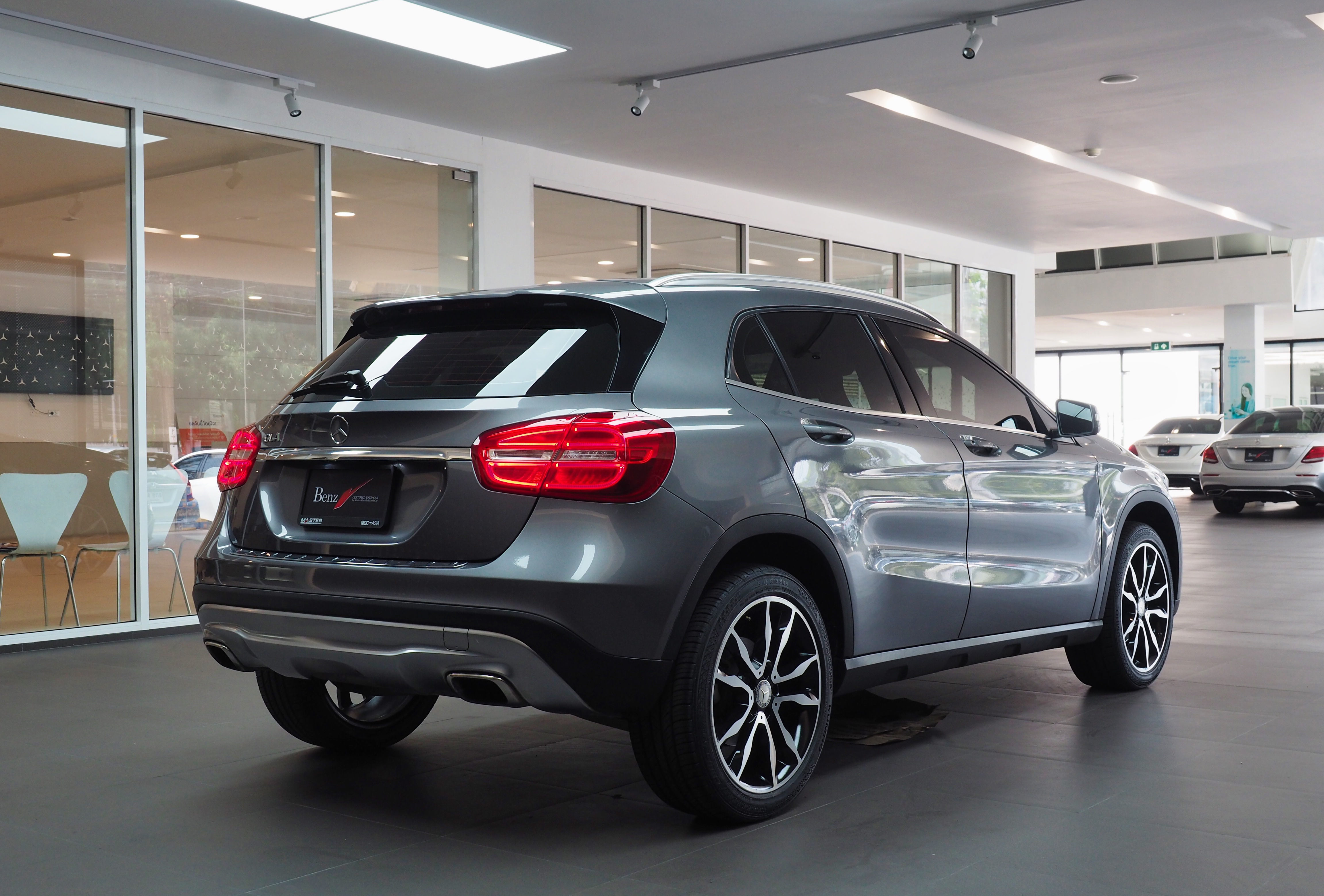 จองแล้ว GLA200 Urban W156