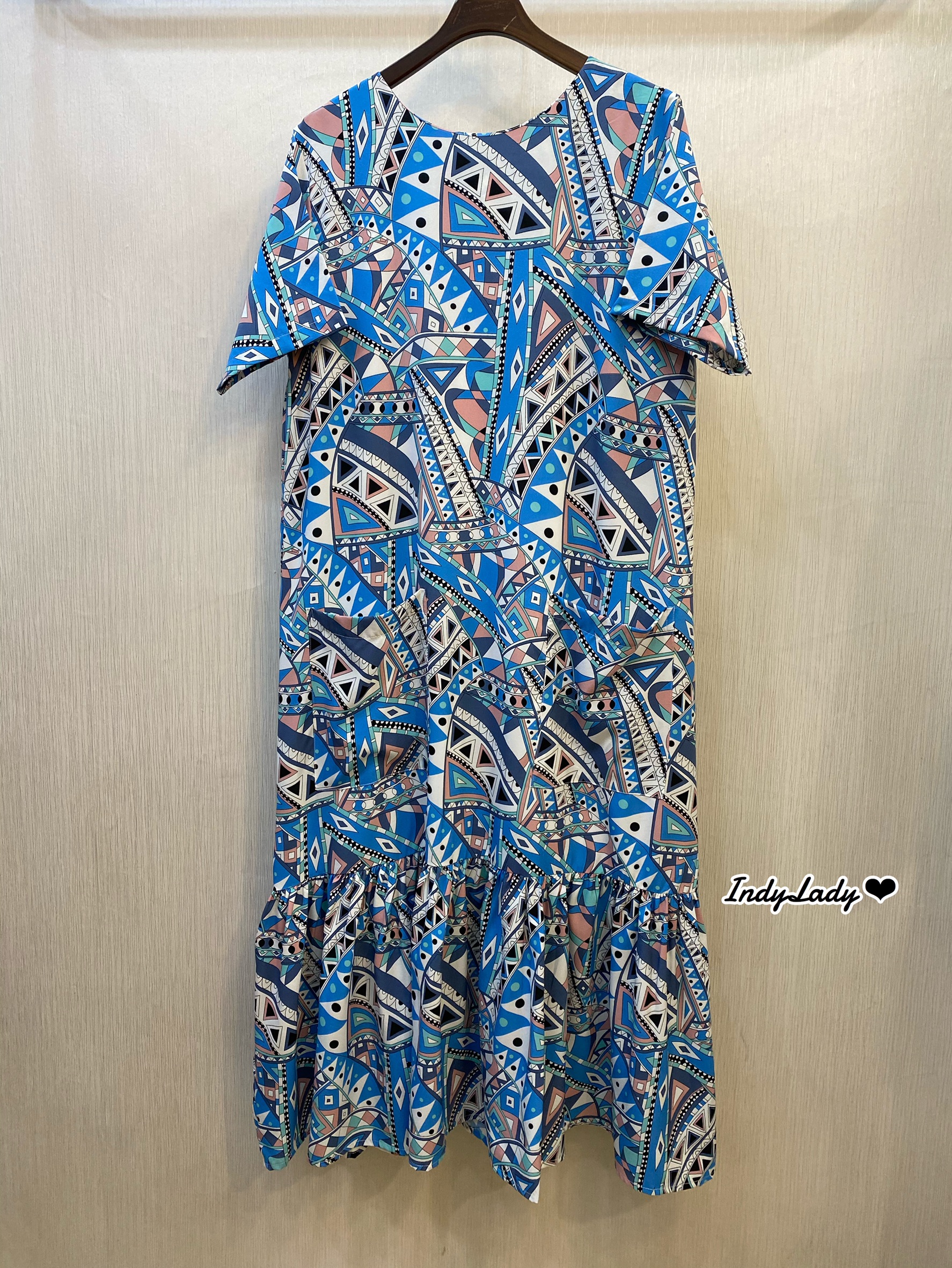 Dress แขนสั้น คอกลม