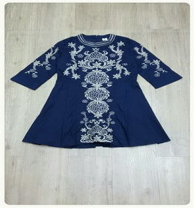 เสื้อเชิ้ตผ้าคอตตอนดอกไหมแฟชั่นสีครีมทอง