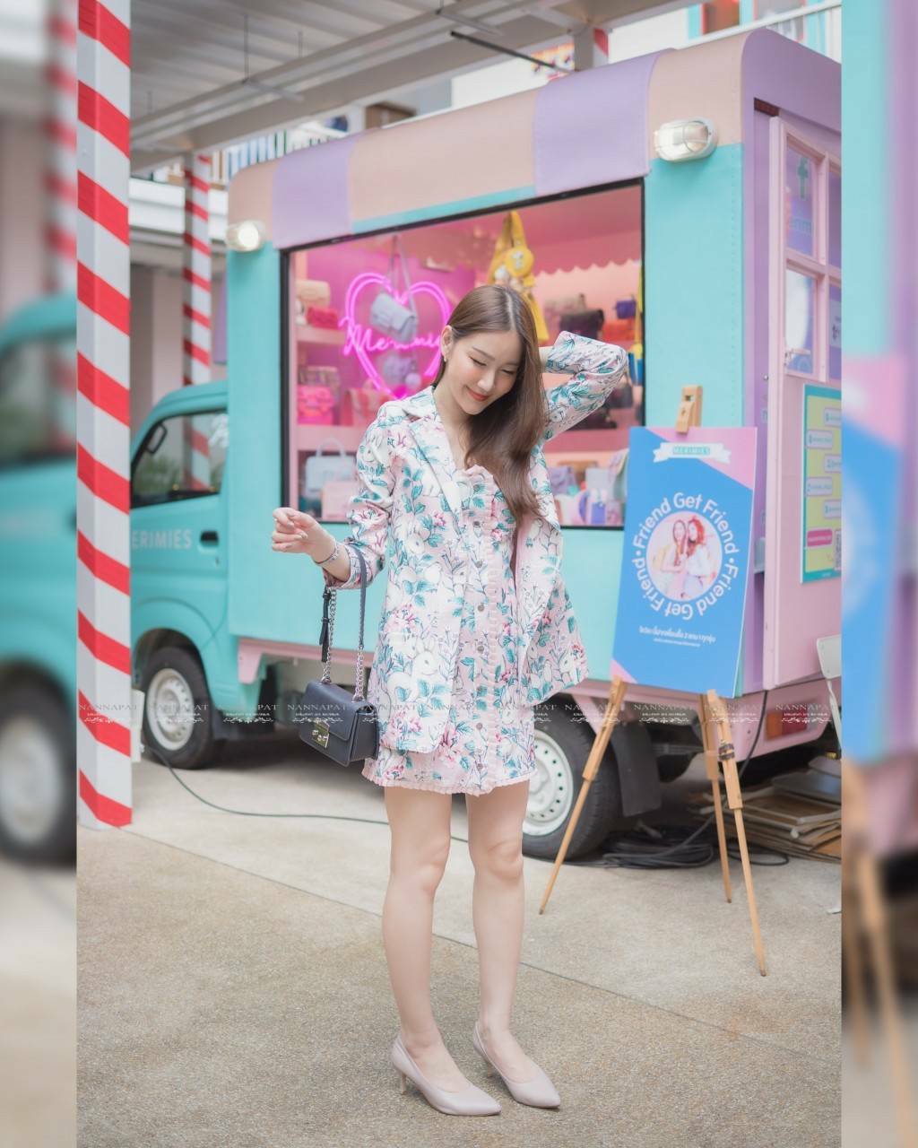 เสื้อสูทคลุมแขนยาวมีกระเป๋าสองข้าง