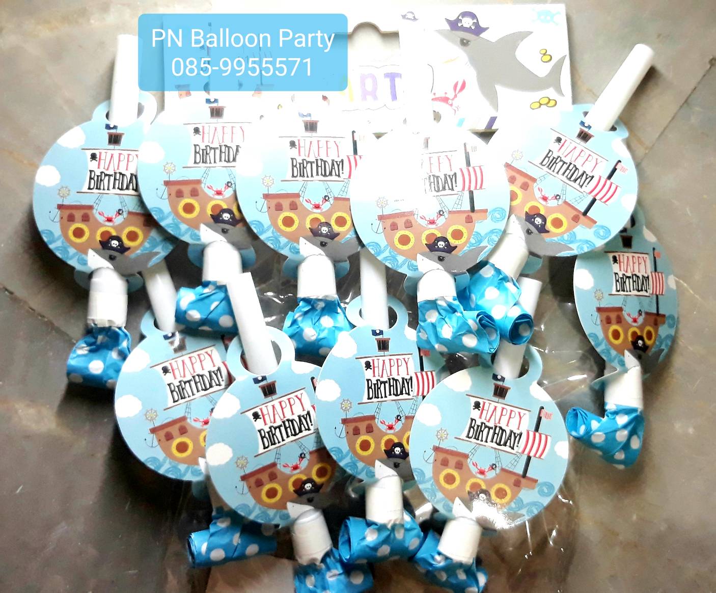 พร้อมส่ง แตรเป่าวันเกิดลายสุดน่ารัก ลิ้นมังกร เป่ามีเสียง แพค 2 ชิ้น