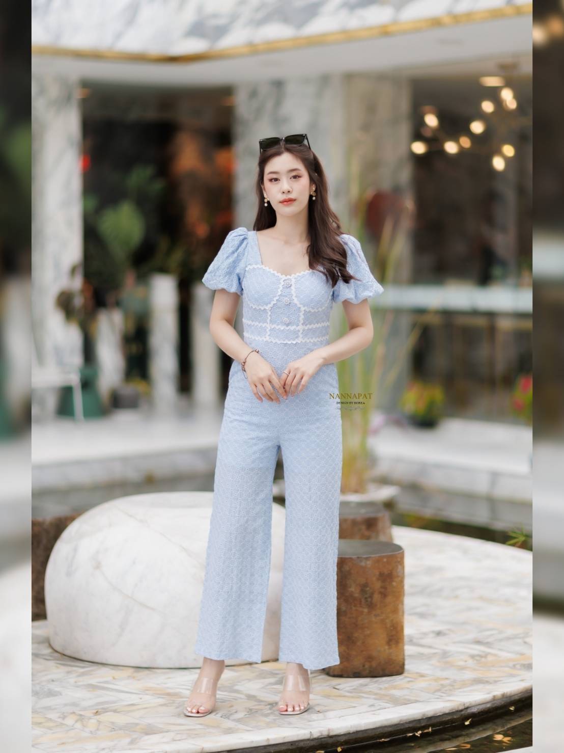 จั้มสูทแต่งกระดุมหน้า