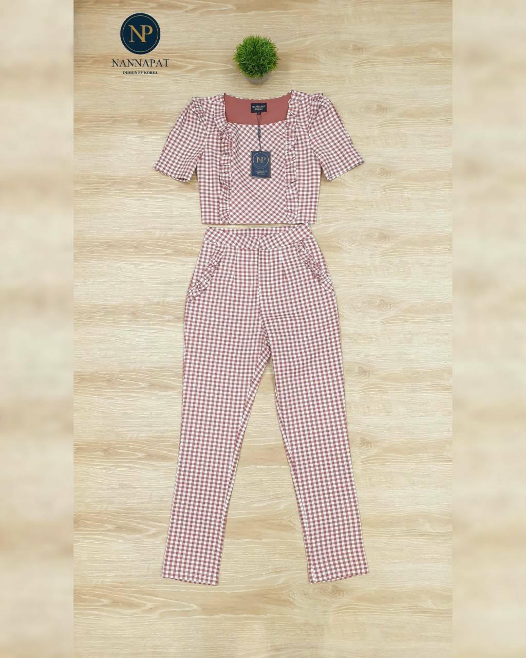 เสื้อซิปหลังแต่งระบาย