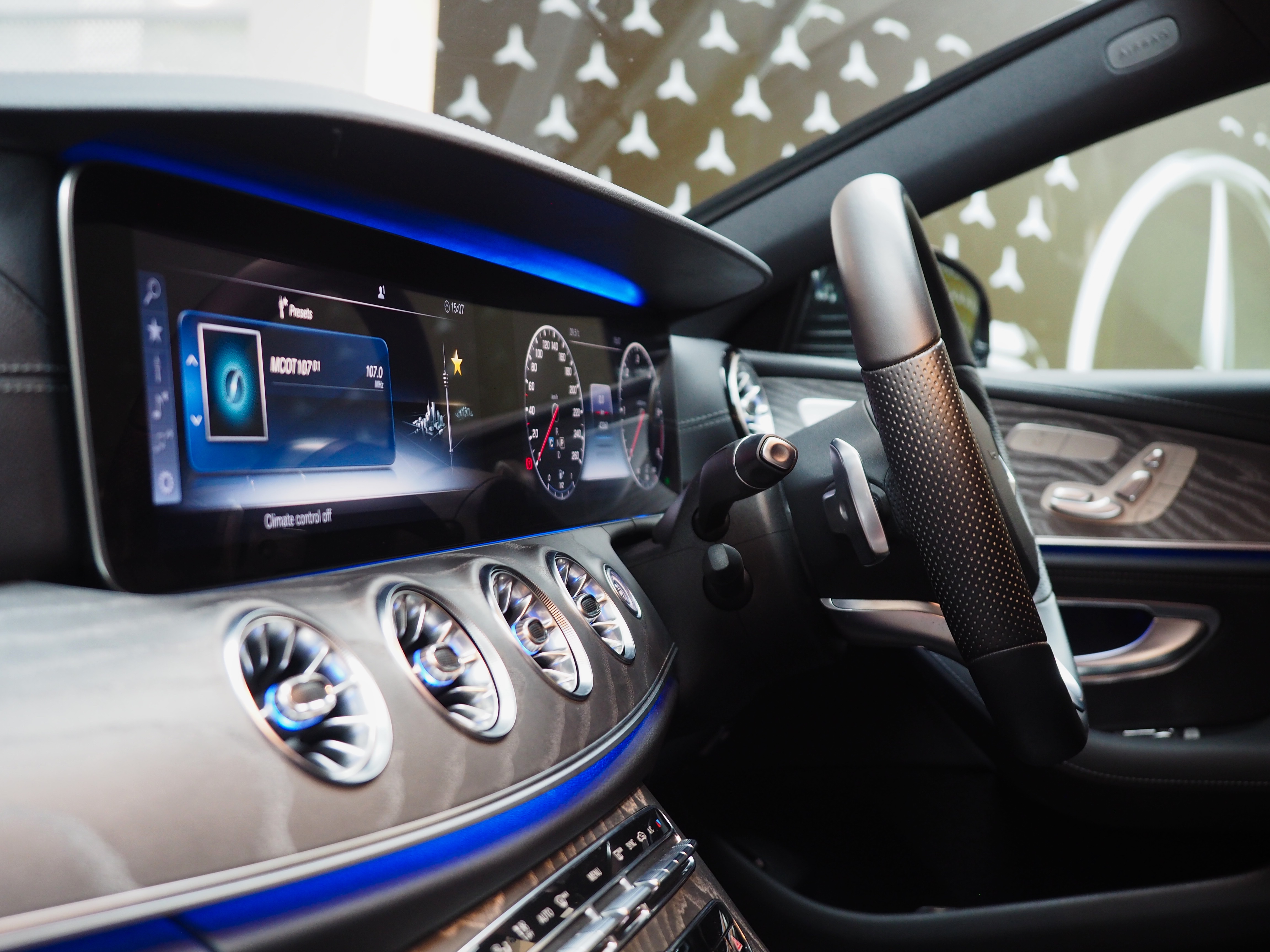 จองแล้ว CLS300d AMG Premium W257