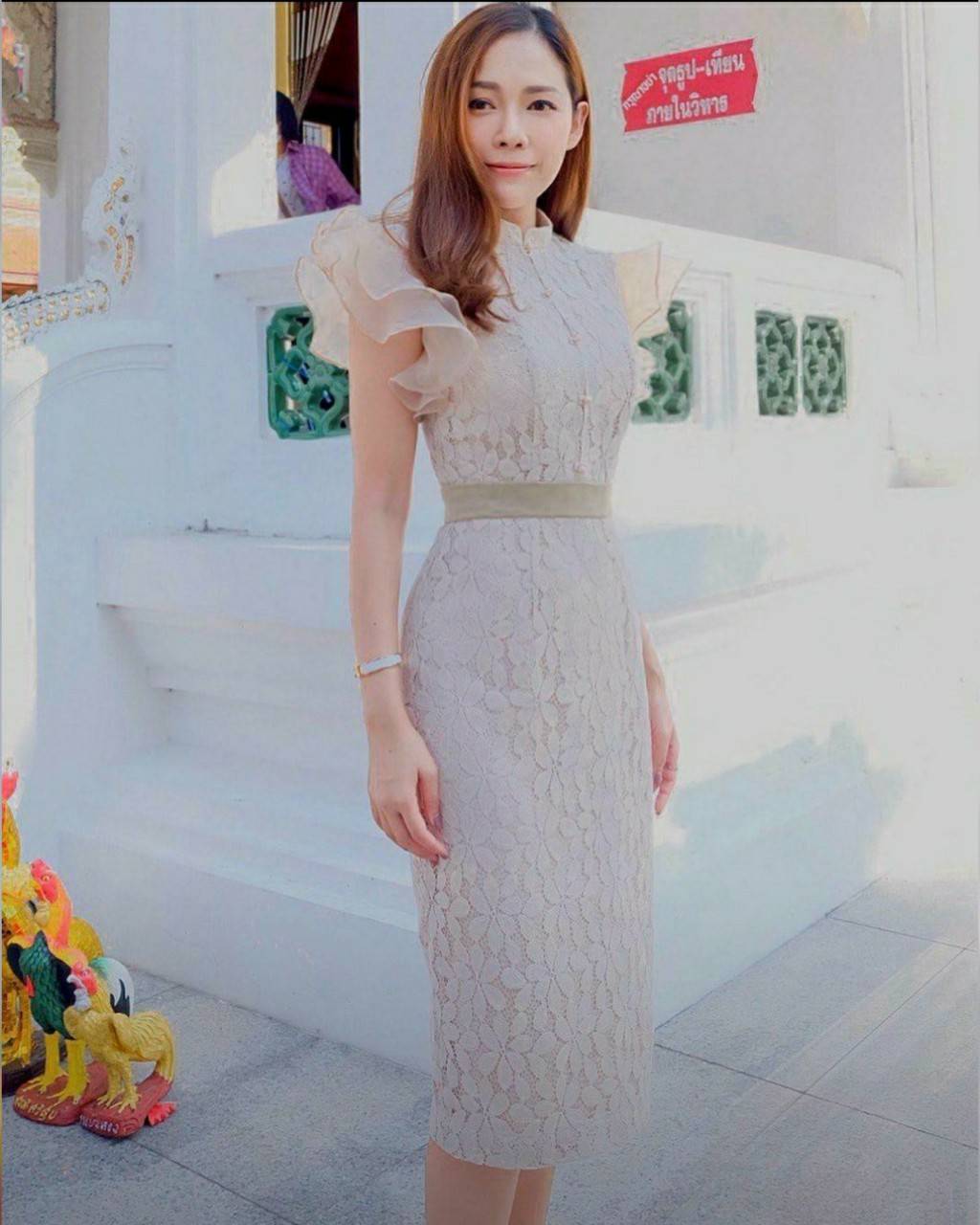 เดรสแต่งระบายช่วงแขน