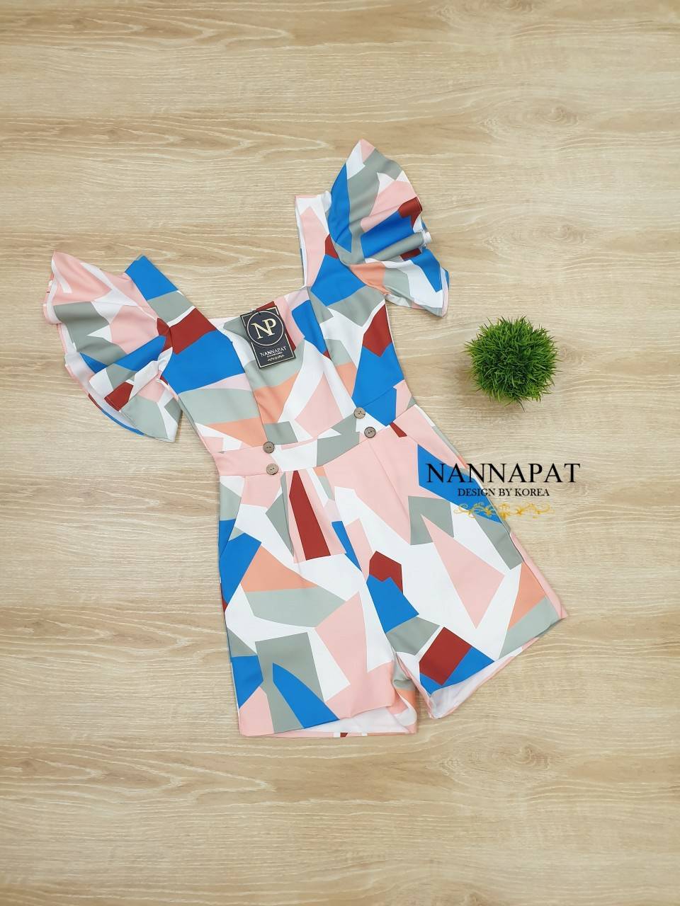 เพลสูทซิปหลัง แขนระบายเก๋ไก๋