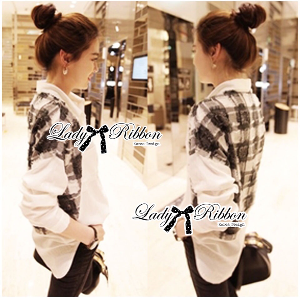 🎀 s Made 🎀 Lady Jennifer Sporty Plaid Embroidered White Shirt เชิ้ตขาวตกแต่งผ้าตัดต่อให้เป็นลายสก็อต ตัวนี้ออกแนวสปอร์ต สาวเท่ๆจะต้องชอบ ทั้งตัวเป็นผ้าคอตตอนสีขาวเรียบๆแ