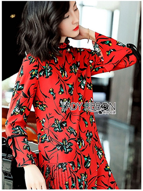 เดรสผ้าเครปสีแดงพิมพ์ลายดอกไม้สีเขียว