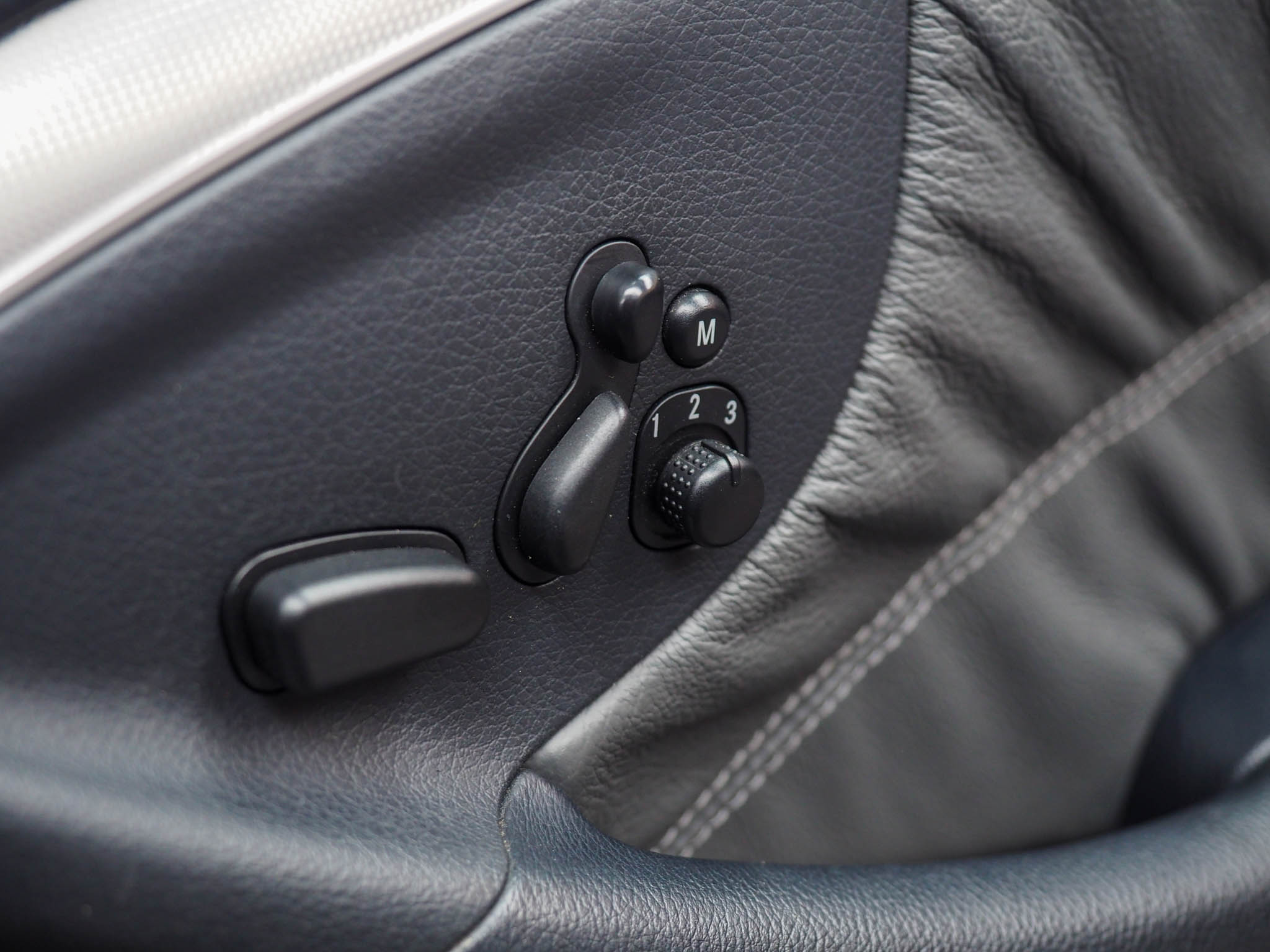 จองแล้ว CLK200 Kompressor Avantgarde W209