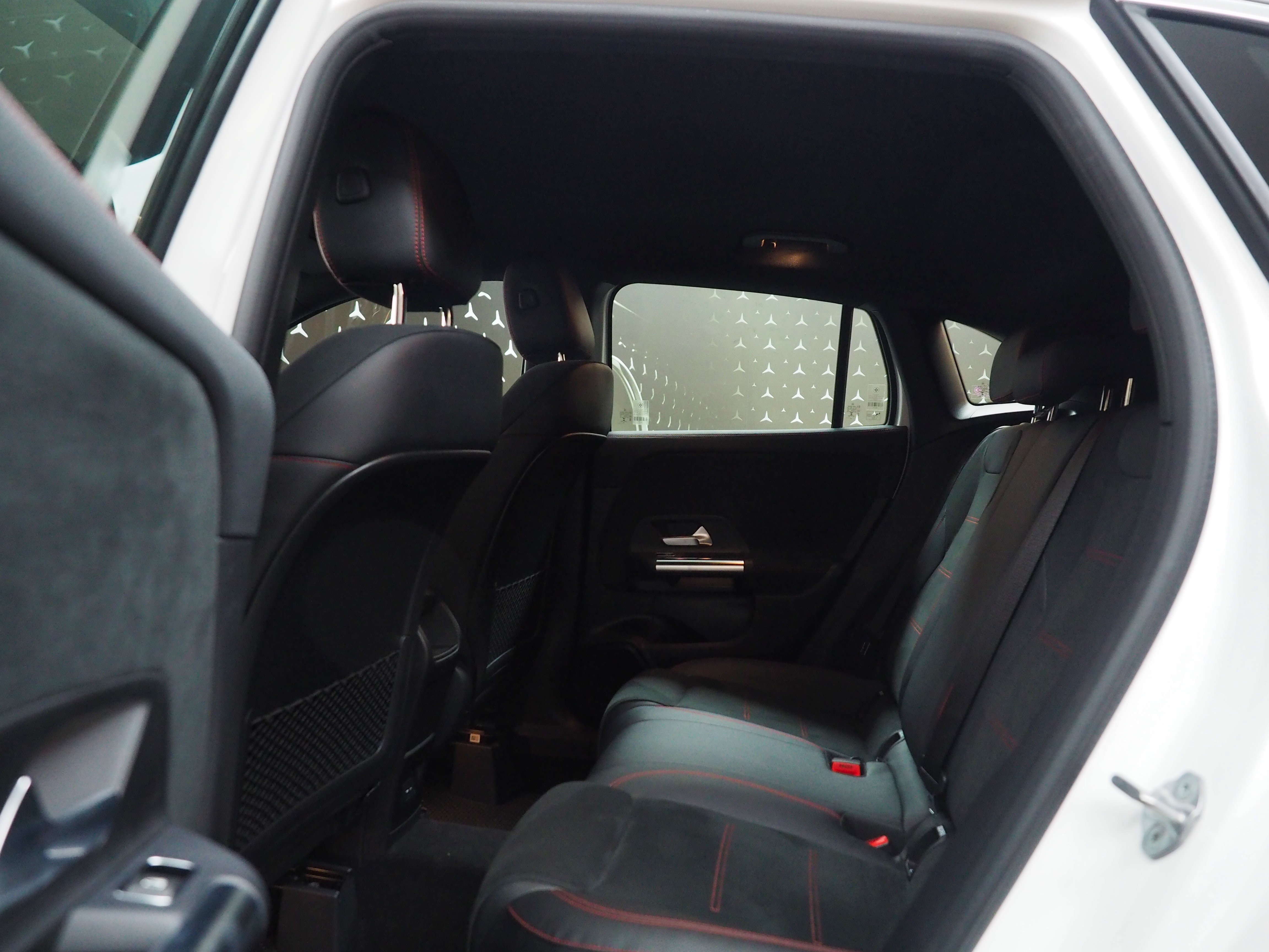 จองแล้ว GLA200 AMG Dynamic W247