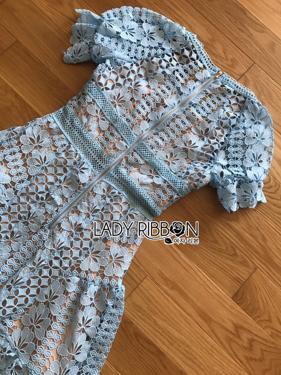 Lace Dress เดรสสั้นผ้าลูกไม้สีฟ้าสดตกแต่งระบายสไตล์เฟมินีน
