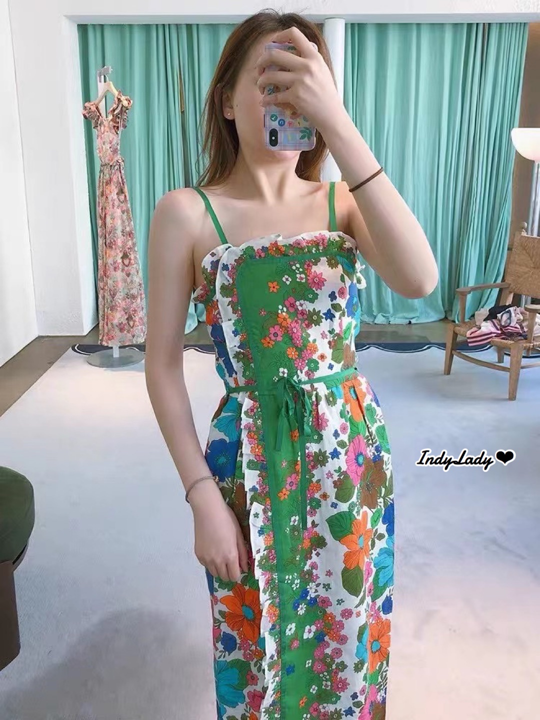 งานสายเดี่ยว ตัวเดรสพิมพ์ลายสวย