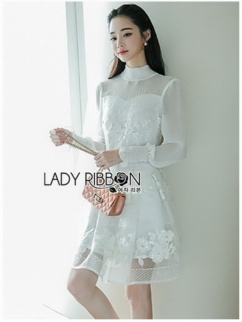 เดรสผ้าชีฟองสีขาวตกแต่งงาน