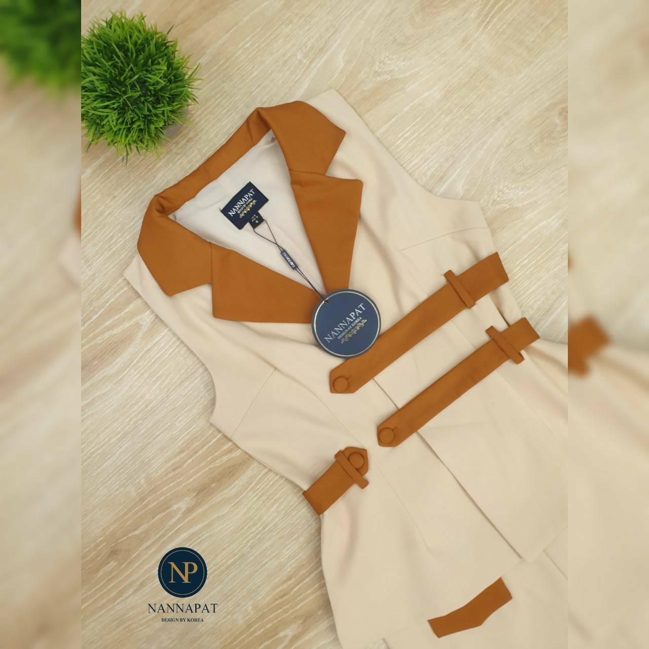 เสื้อแขนกุด กระดุมหน้า