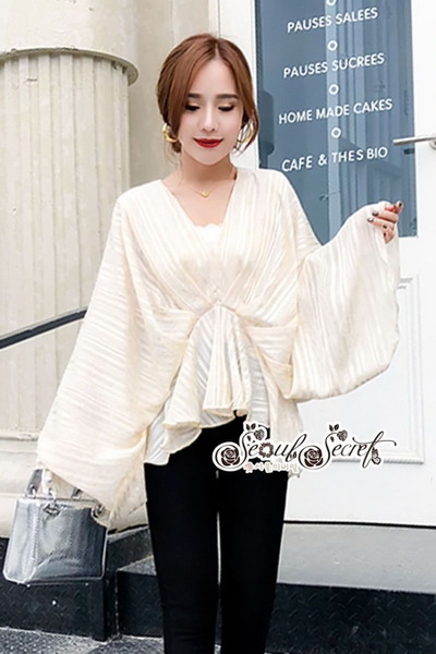 เสื้อดีเทลทรงปีกค้างคาว เนื้อผ้าชีฟองโปร่งทั้งตัว