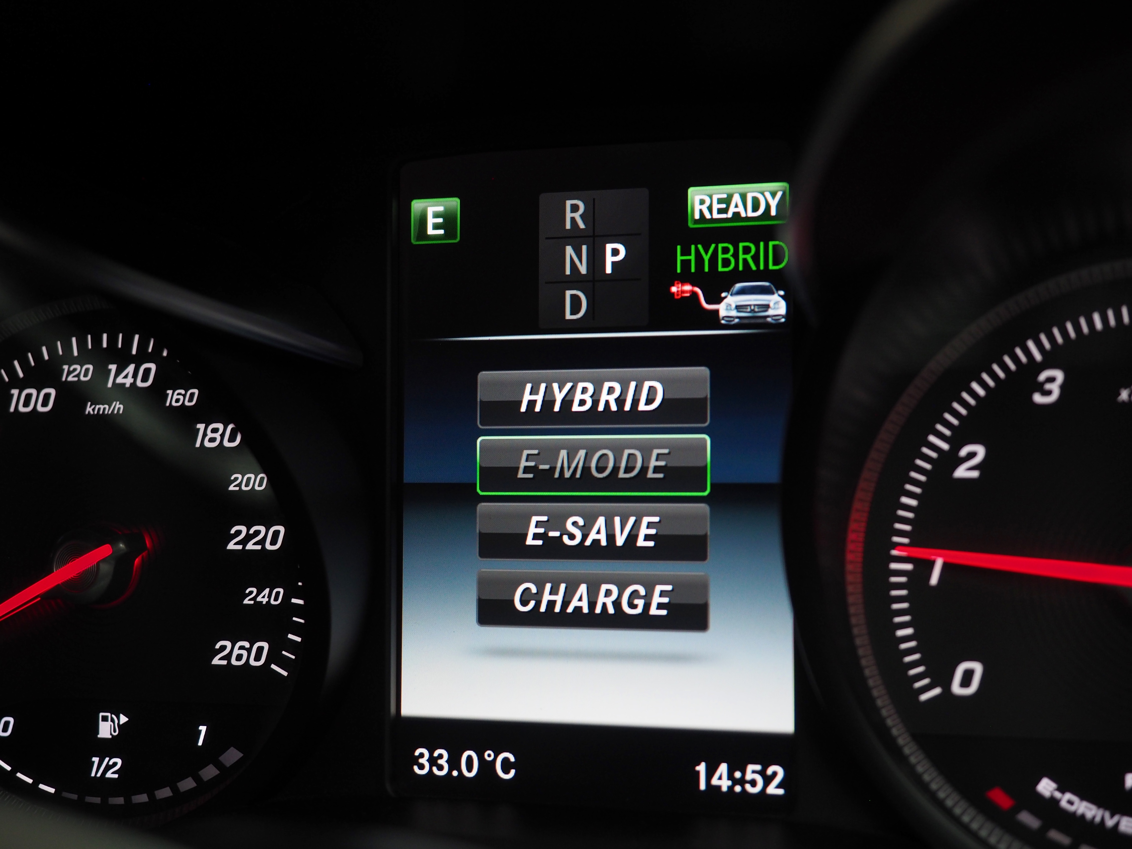 จองแล้ว C350e AMG Plug in Hybrid W205