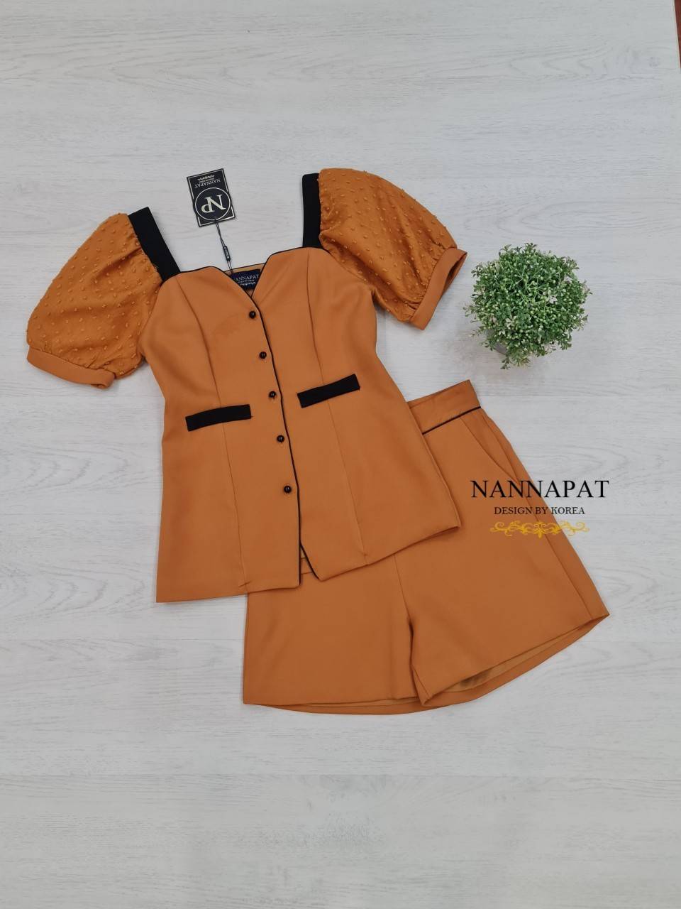 เสื้อกระดุมหหน้า แขนแต่ง