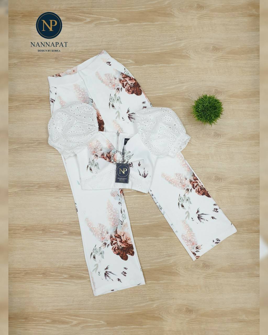 เสื้อคร็อปซิปหลังแขนตุ๊กตาผ้างานปัก