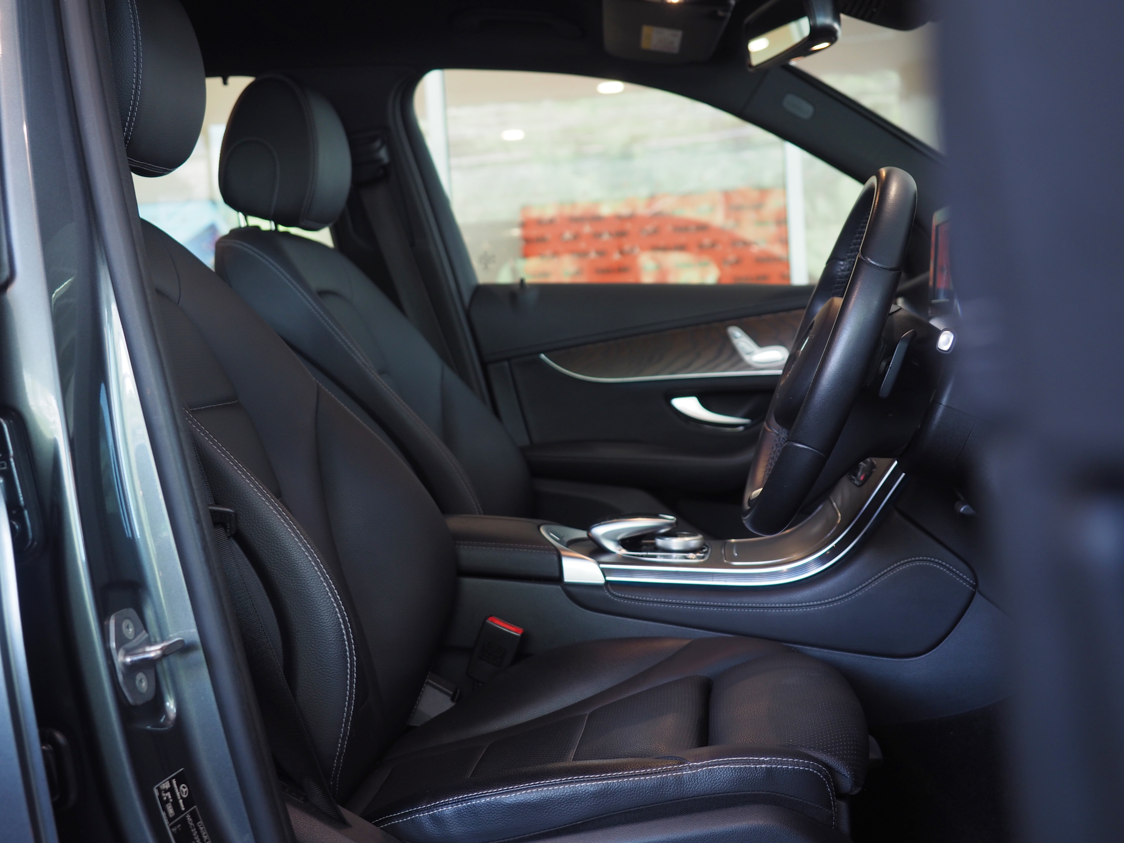 จองแล้ว GLC250d Off Road 4MATIC W253