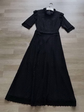 เสื้อลูกไม้ระบายแขนยาวเลยข้อศอก