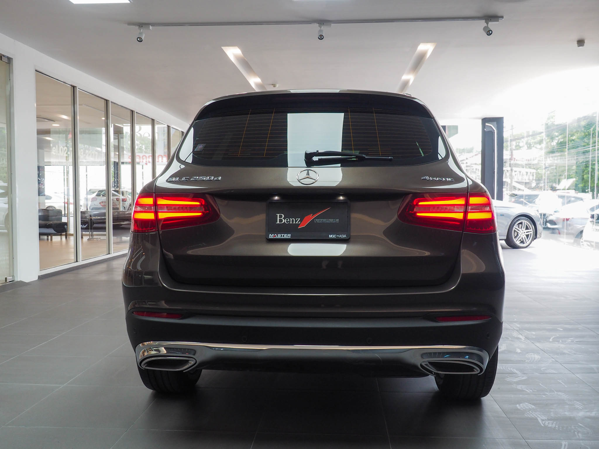 จองแล้ว GLC250d 4MATIC off-Road W253