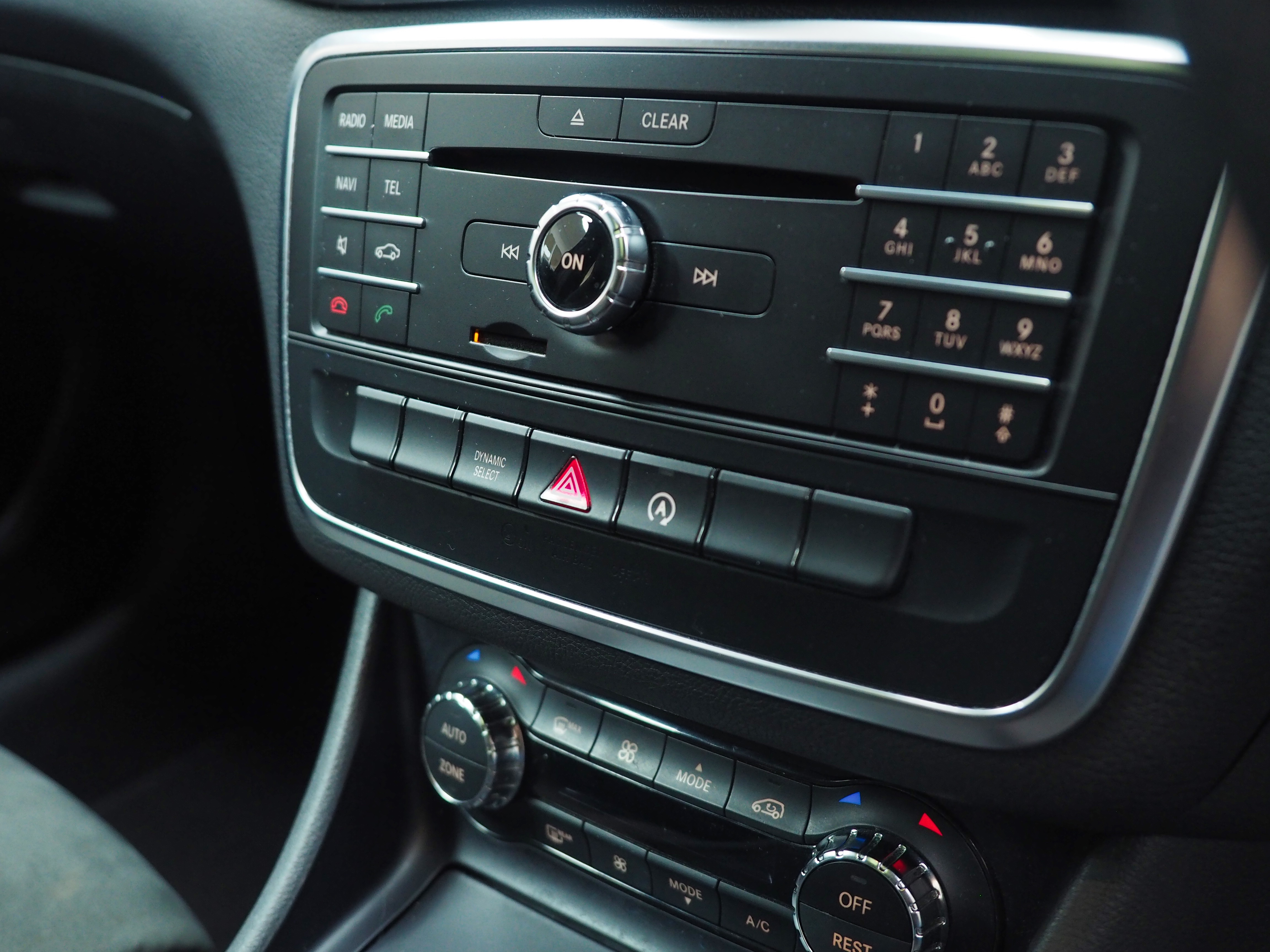 จองแล้ว GLA250 AMG Dynamic W156