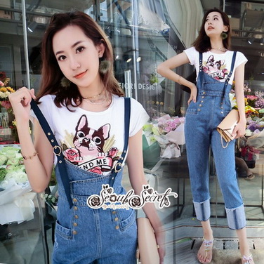 เสื้อเนื้อผ้ายืดสีขาวคลาสสิก เก๋ๆ