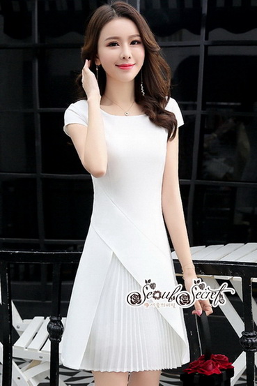 เดรสเนื้อผ้าเครปเดรสทรงคอยู