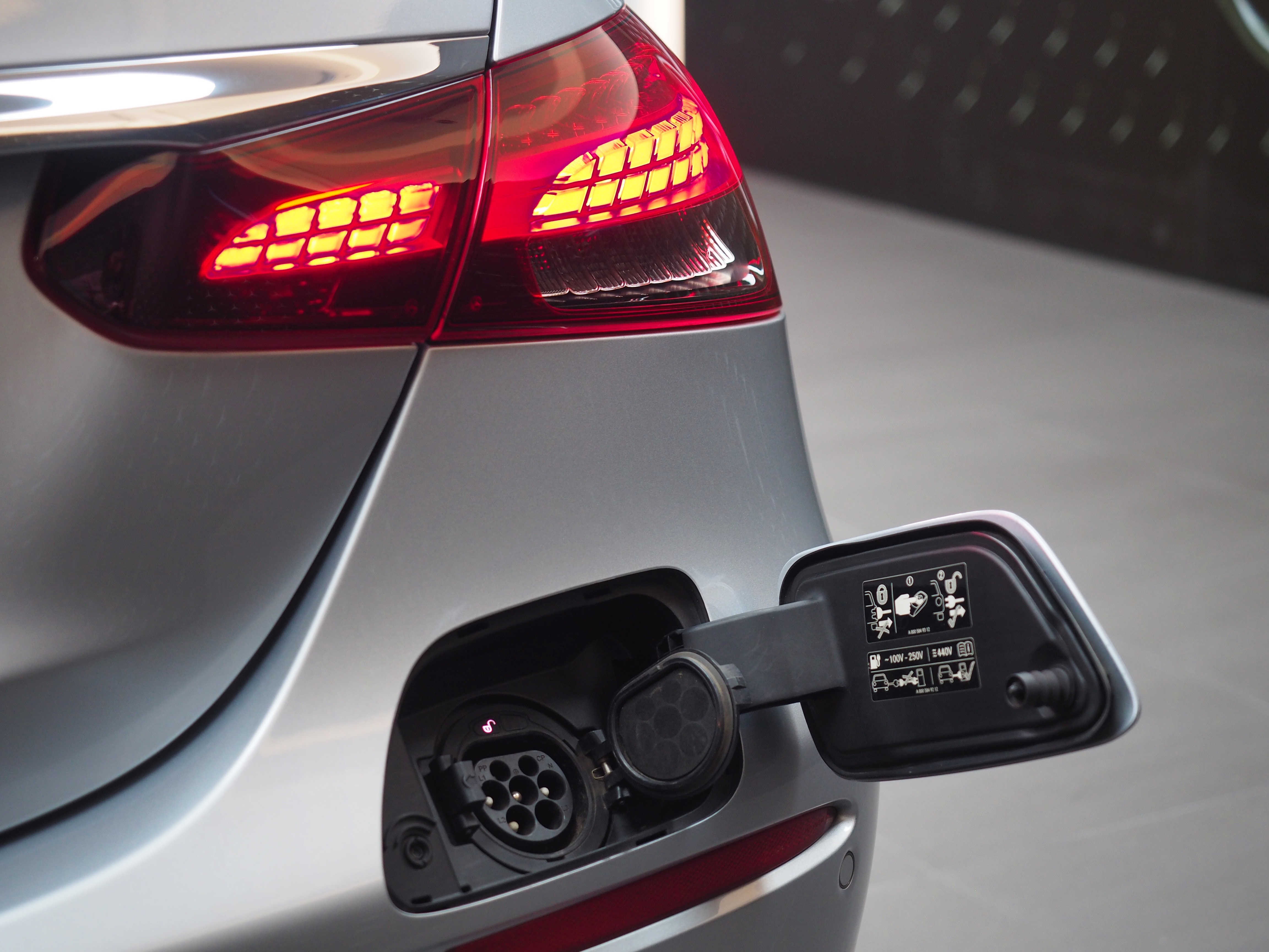 จองแล้ว E300e AMG Plug in Hybrid W213