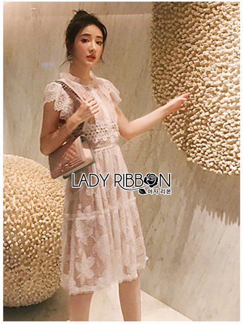 เดรสผ้าลูกไม้ทอลายใบเมเปิ้ล