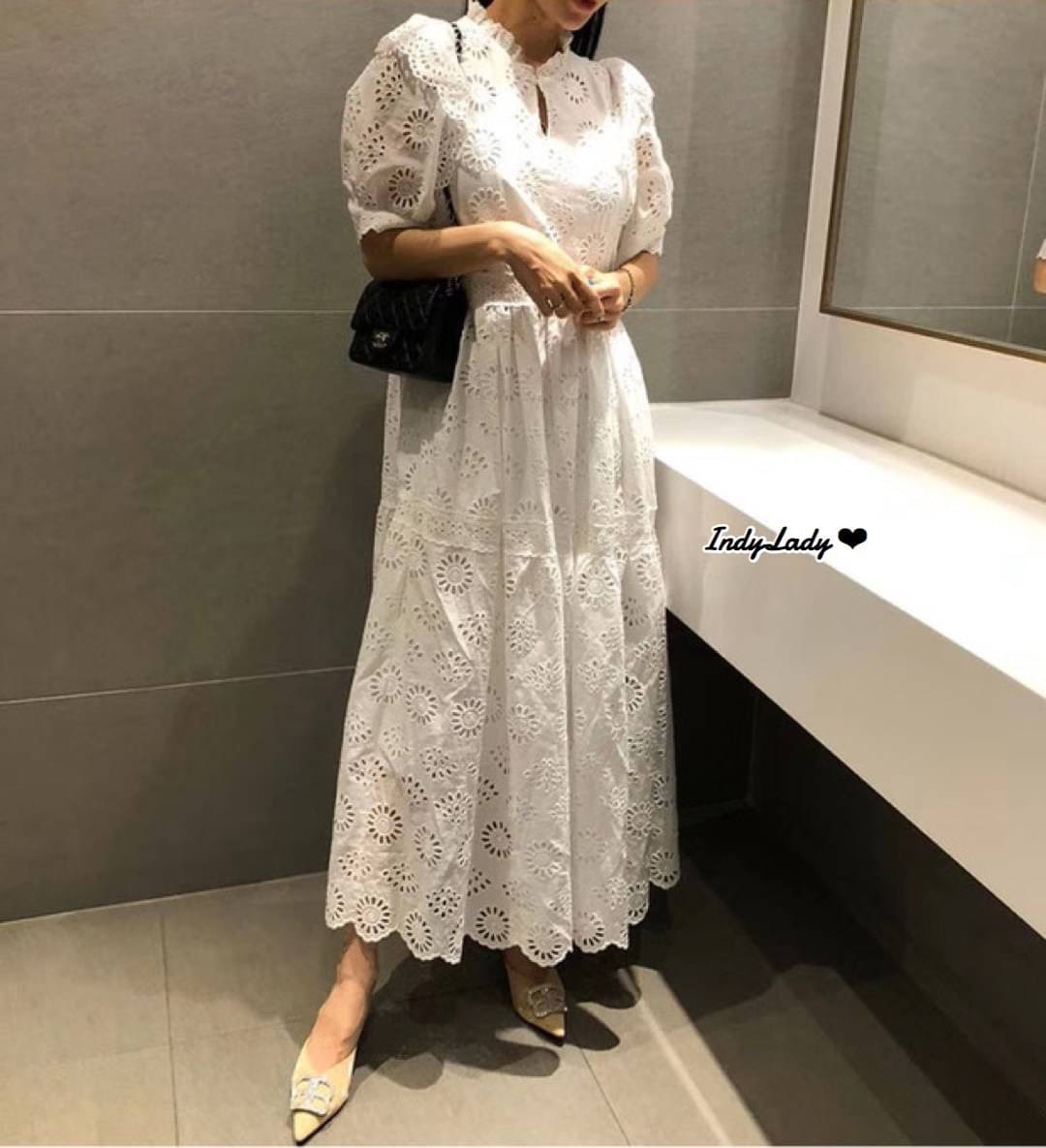 ชุดเดรสยาวงานลูกไม้