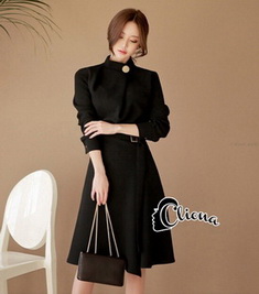 ชุดเดรสคอกลมซิปหลัง