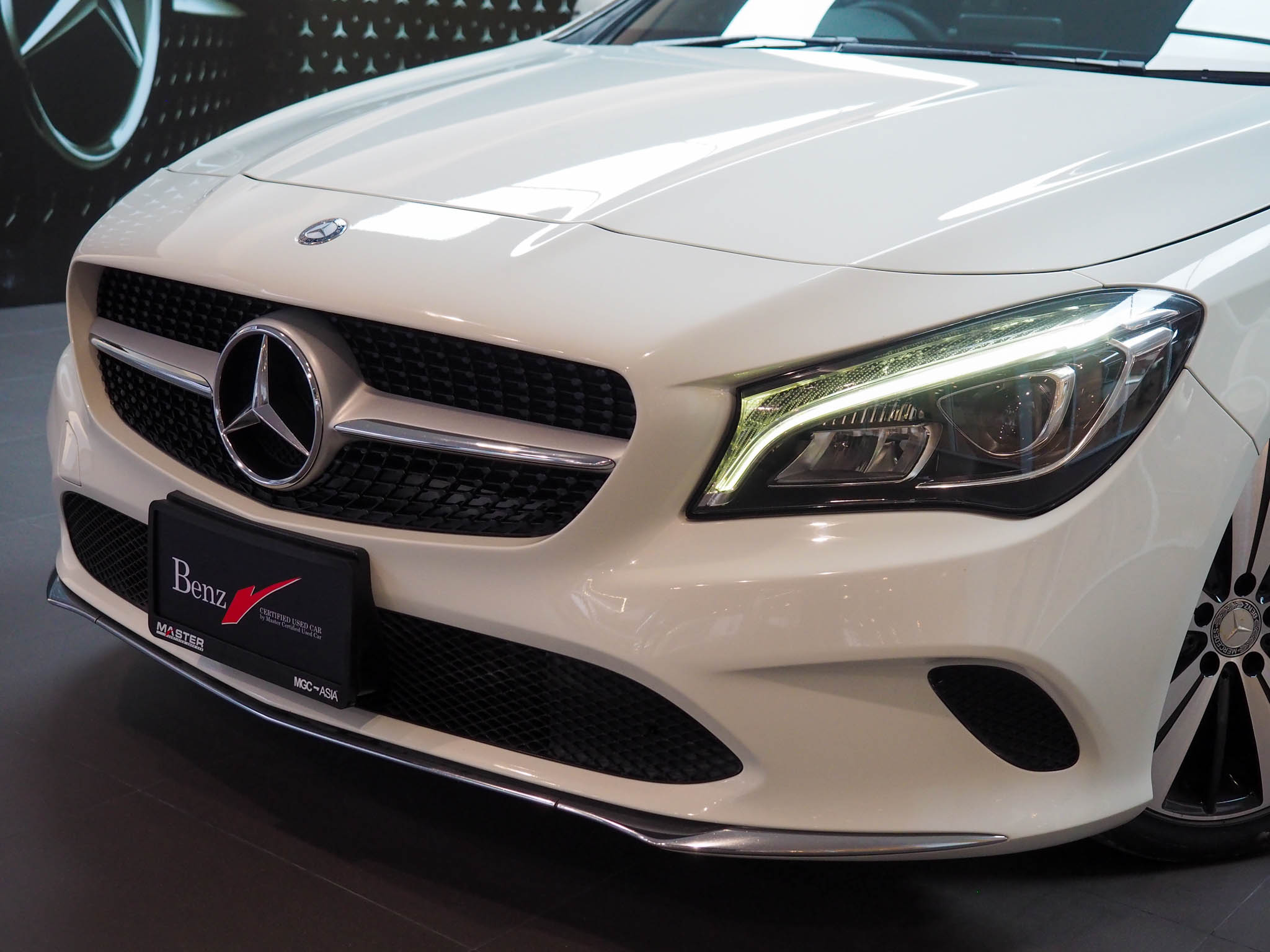 จองแล้ว CLA200 Urban W117