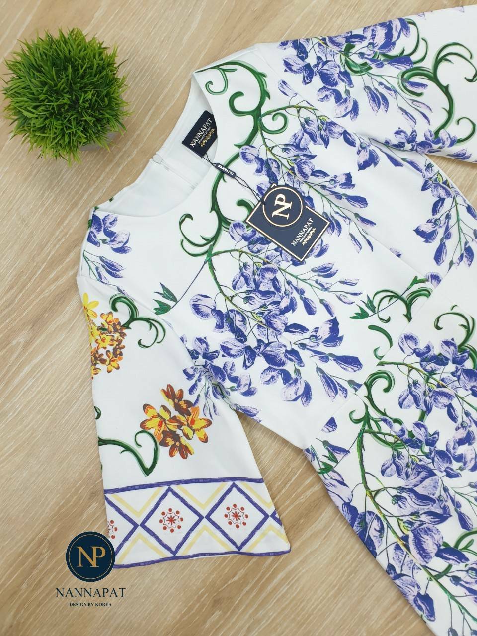 เดรสซิปหลัง ลายกล้วยไม้ป่า