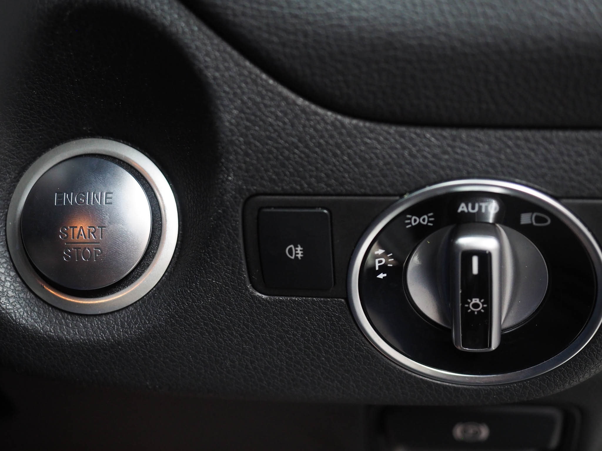 จองแล้ว CLA200 Urban W117