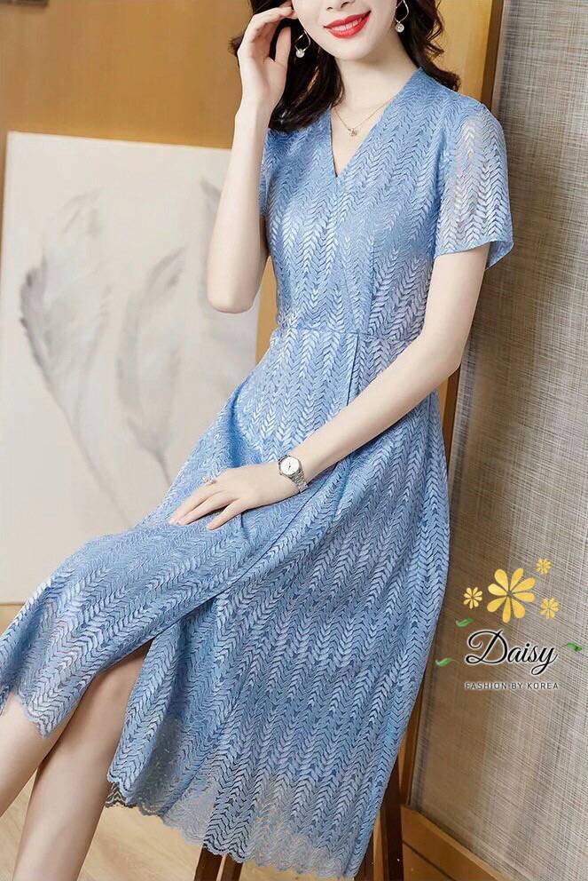 เดรสลูกไม้สีฟ้าผ้าลูกไม้ลาย